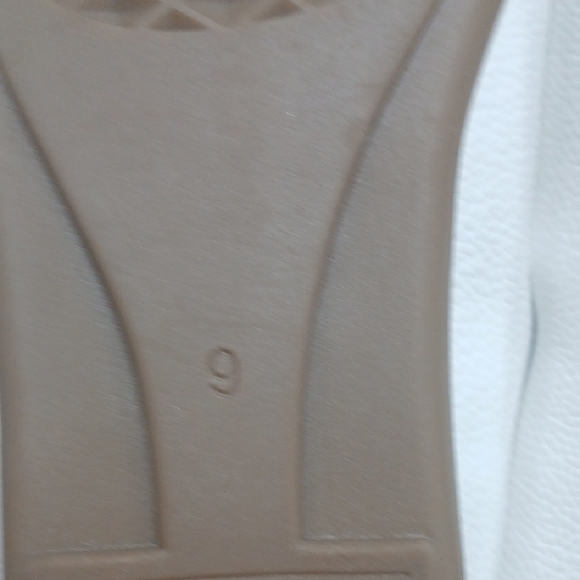 AEROSOLES White Leather Flats with Gold Accent - Picture 9 of 9